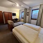 Hotel Waldquelle - Baumhaushotel Aerzen