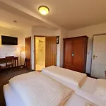 Hotel Waldquelle - Baumhaushotel Aerzen