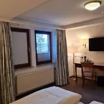 Waldquelle - Baumhaushotel 3*