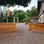 Hotel Waldquelle - Baumhaushotel Aerzen