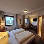 Hotel Hotel Waldquelle - Baumhaushotel Aerzen 3*