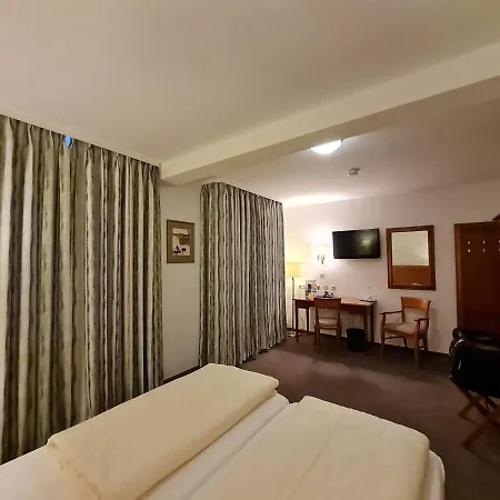 Waldquelle - Baumhaushotel Hotel 3*