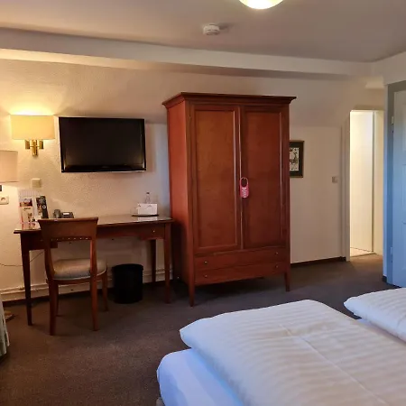 Hotel Waldquelle - Baumhaushotel Aerzen