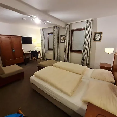 فندق Waldquelle - Baumhaushotel 3*