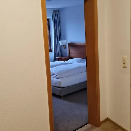 Waldquelle - Baumhaushotel 3*