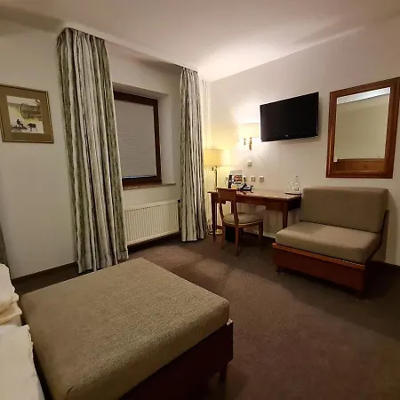 Waldquelle - Baumhaushotel Hotel Aerzen