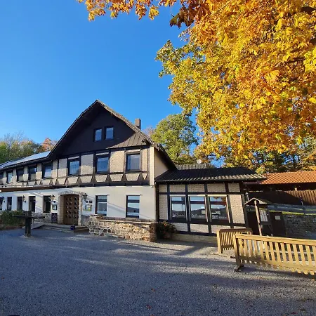 Waldquelle - Baumhaushotel Aerzen