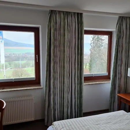 Waldquelle - Baumhaushotel 3*