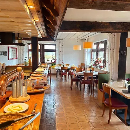 Waldquelle - Baumhaushotel 3*