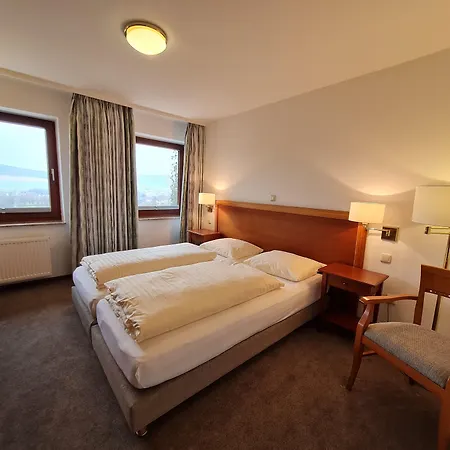 Waldquelle - Baumhaushotel Aerzen