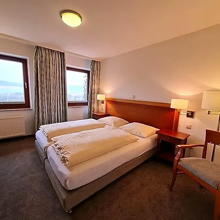 Hotel Waldquelle - Baumhaushotel Aerzen