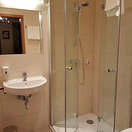 Waldquelle - Baumhaushotel מלון 3*