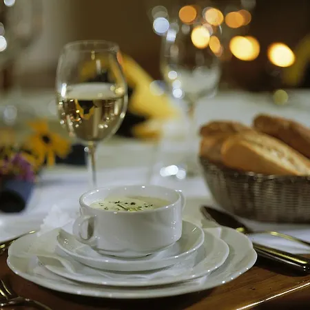 Hotel Waldquelle - Baumhaushotel Aerzen